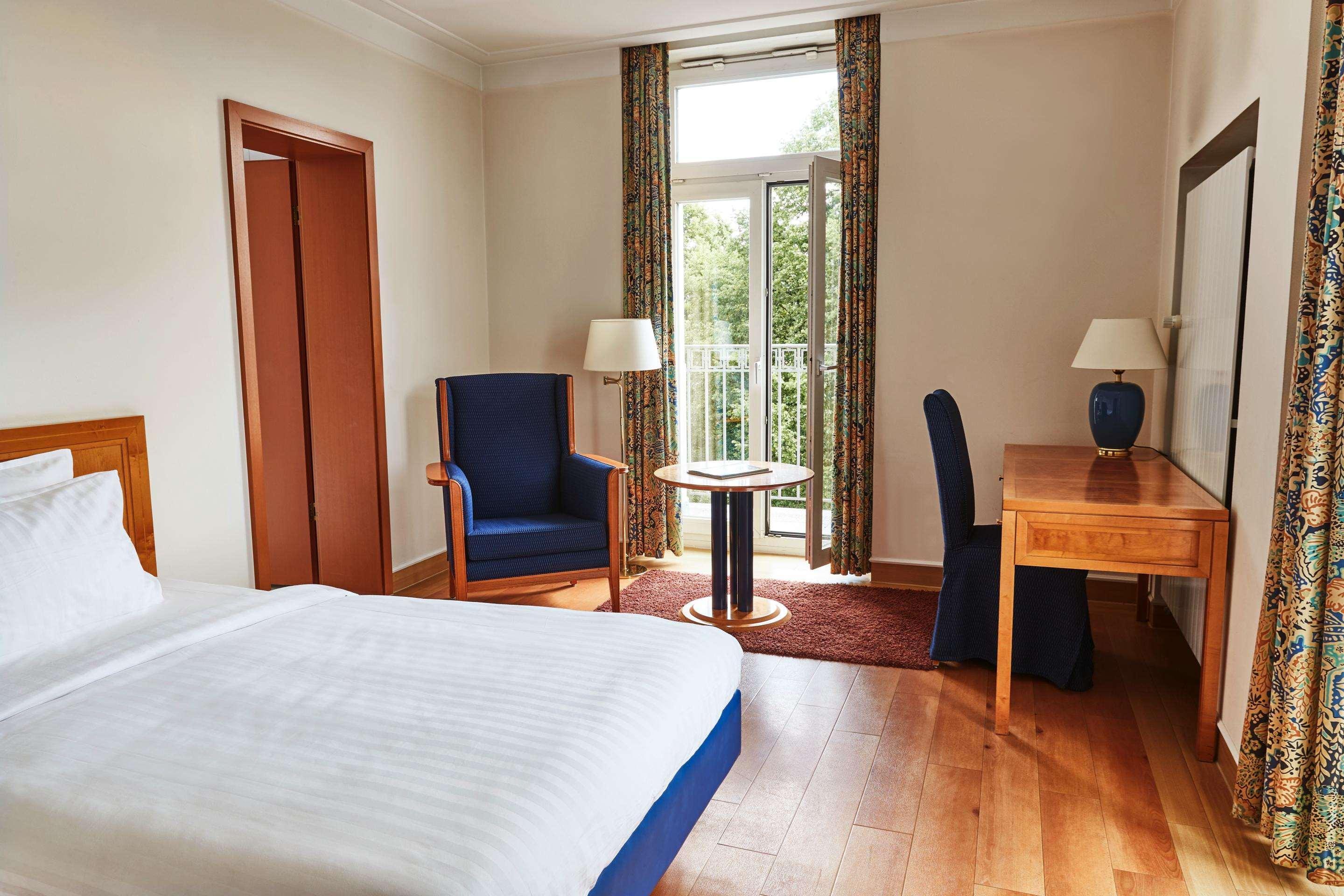 스타이겐베르거 호텔 앤 스파 바트 피르몬트 바트피르몬트 외부 사진 A typical room at the hotel
