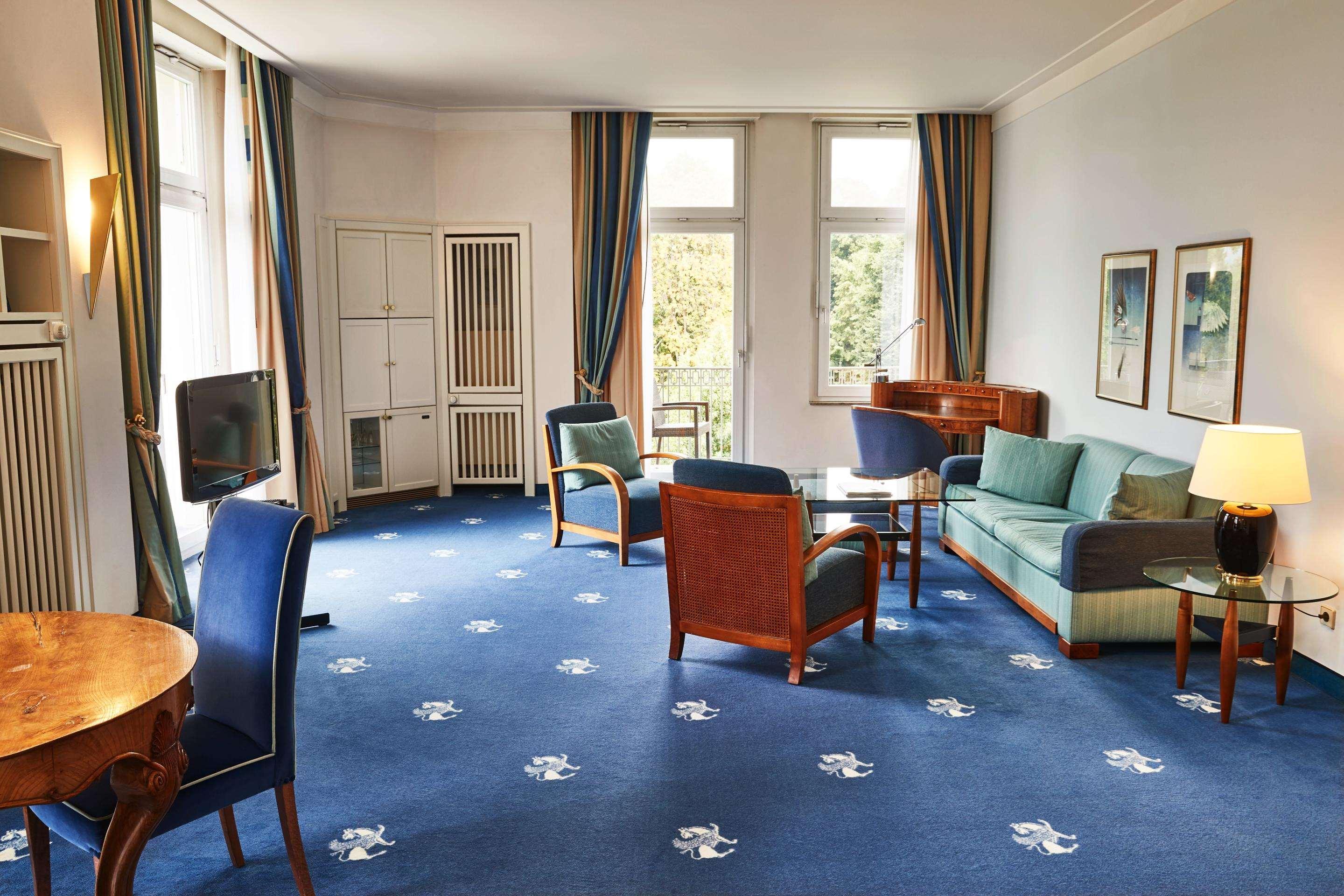스타이겐베르거 호텔 앤 스파 바트 피르몬트 바트피르몬트 외부 사진 A suite at the Hotel de Saxe