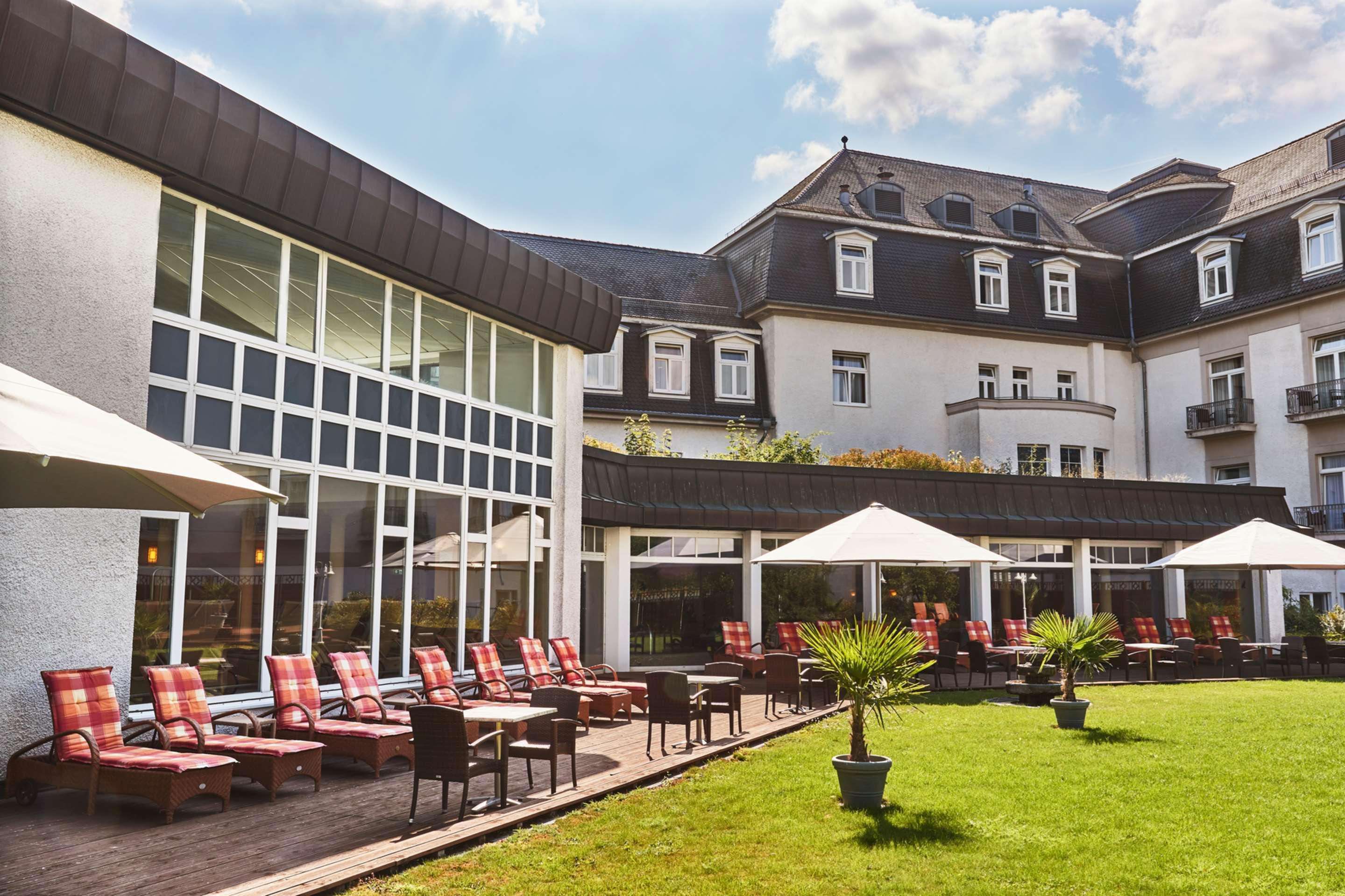 스타이겐베르거 호텔 앤 스파 바트 피르몬트 바트피르몬트 외부 사진 The hotel's garden