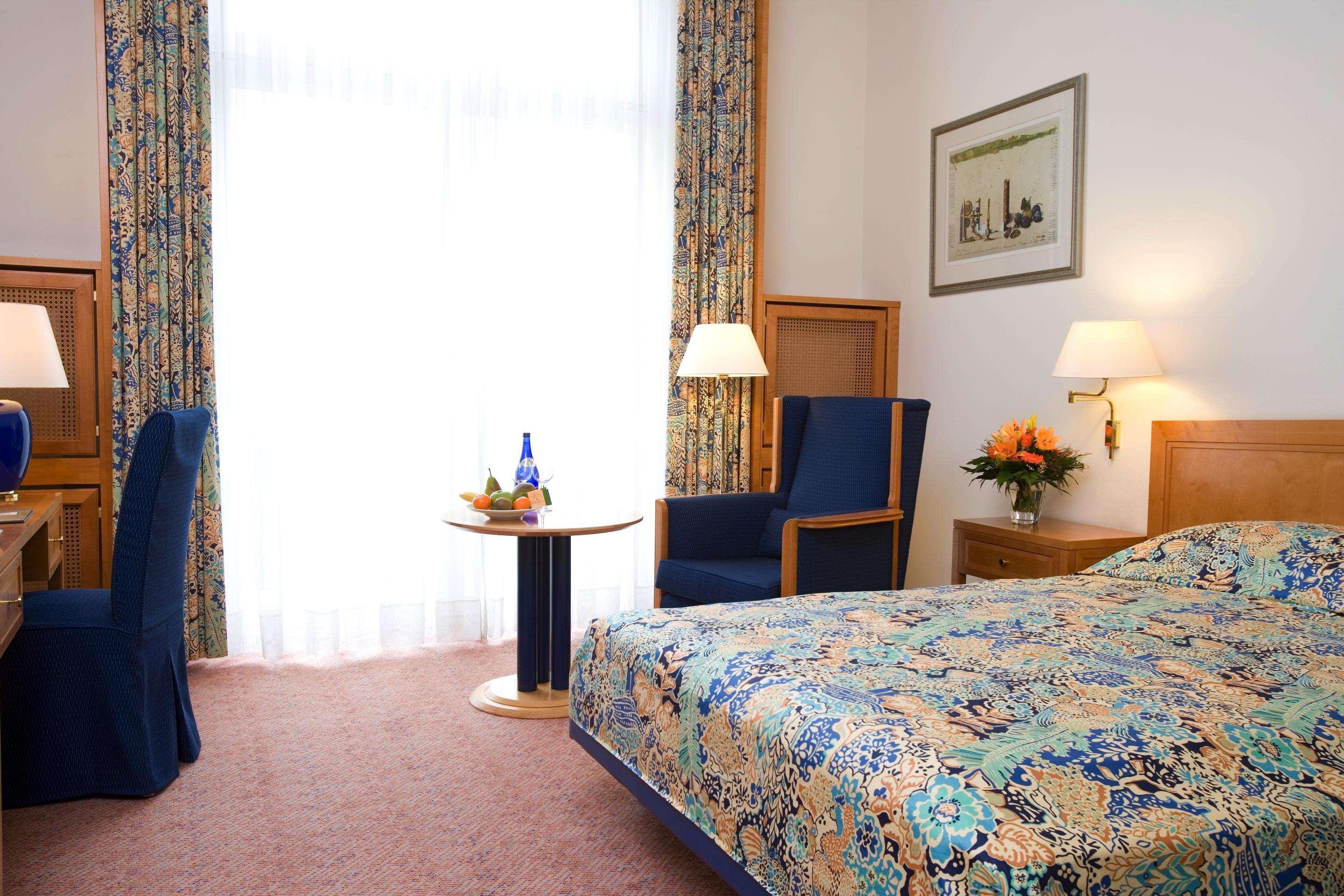 스타이겐베르거 호텔 앤 스파 바트 피르몬트 바트피르몬트 외부 사진 A typical hotel room